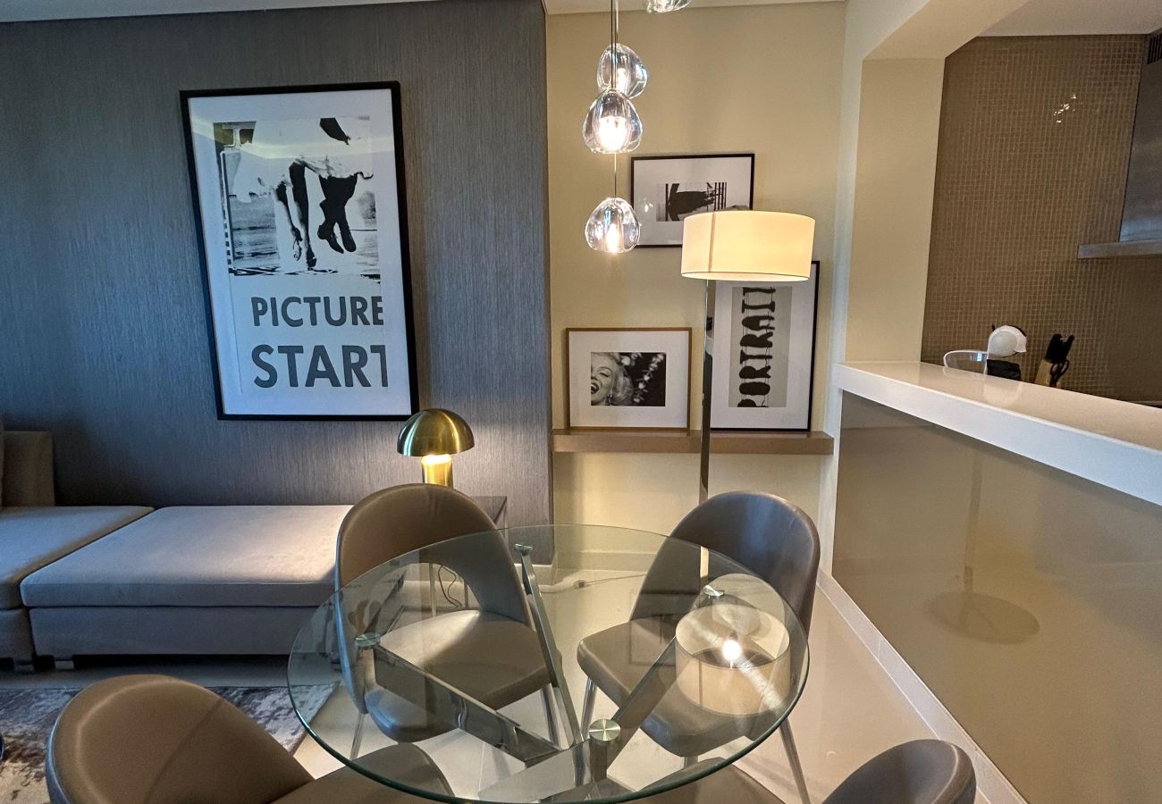 Apartment in Dubai -  Stylish 01 BHK in DAMAC, Business Bay | 🏊♂️ Gym | Pool | Balcony | All Essentials Included Apartment in Dubai -  Stylish 01 BHK in DAMAC, Business Bay | 🏊♂️ Gym | Pool | Balcony | All Essentials Included