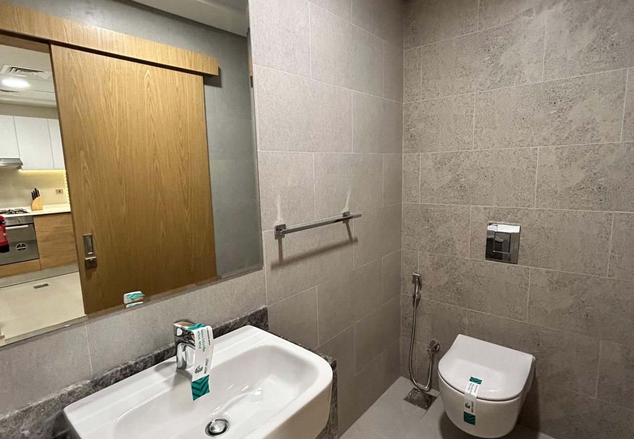 Apartment in Abu Dhabi - 🏡 Your Stylish 1 BHK Retreat in Radiant Viewz, Abu Dhabi | Fully Furnished | Prime Location 🌆