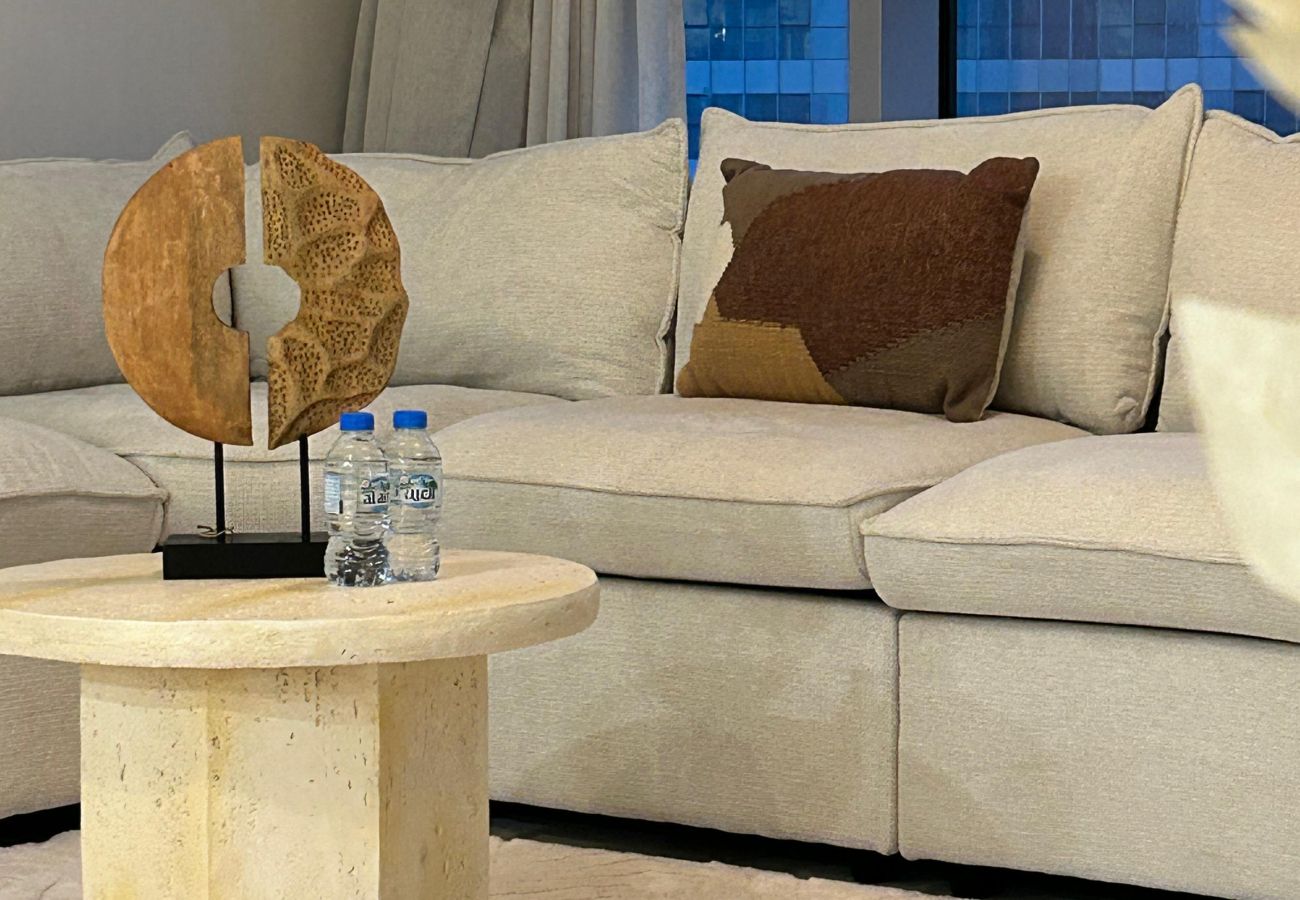 Apartment in Abu Dhabi - 🏡 Your Stylish 1 BHK Retreat in Radiant Viewz, Abu Dhabi | Fully Furnished | Prime Location 🌆