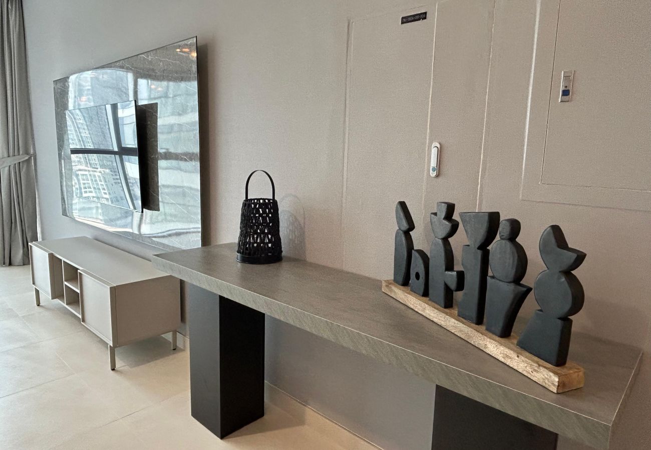 Apartment in Abu Dhabi - Chic 1 BHK Retreat in Radiant Viewz, Abu Dhabi | Fully Furnished | Prime Location