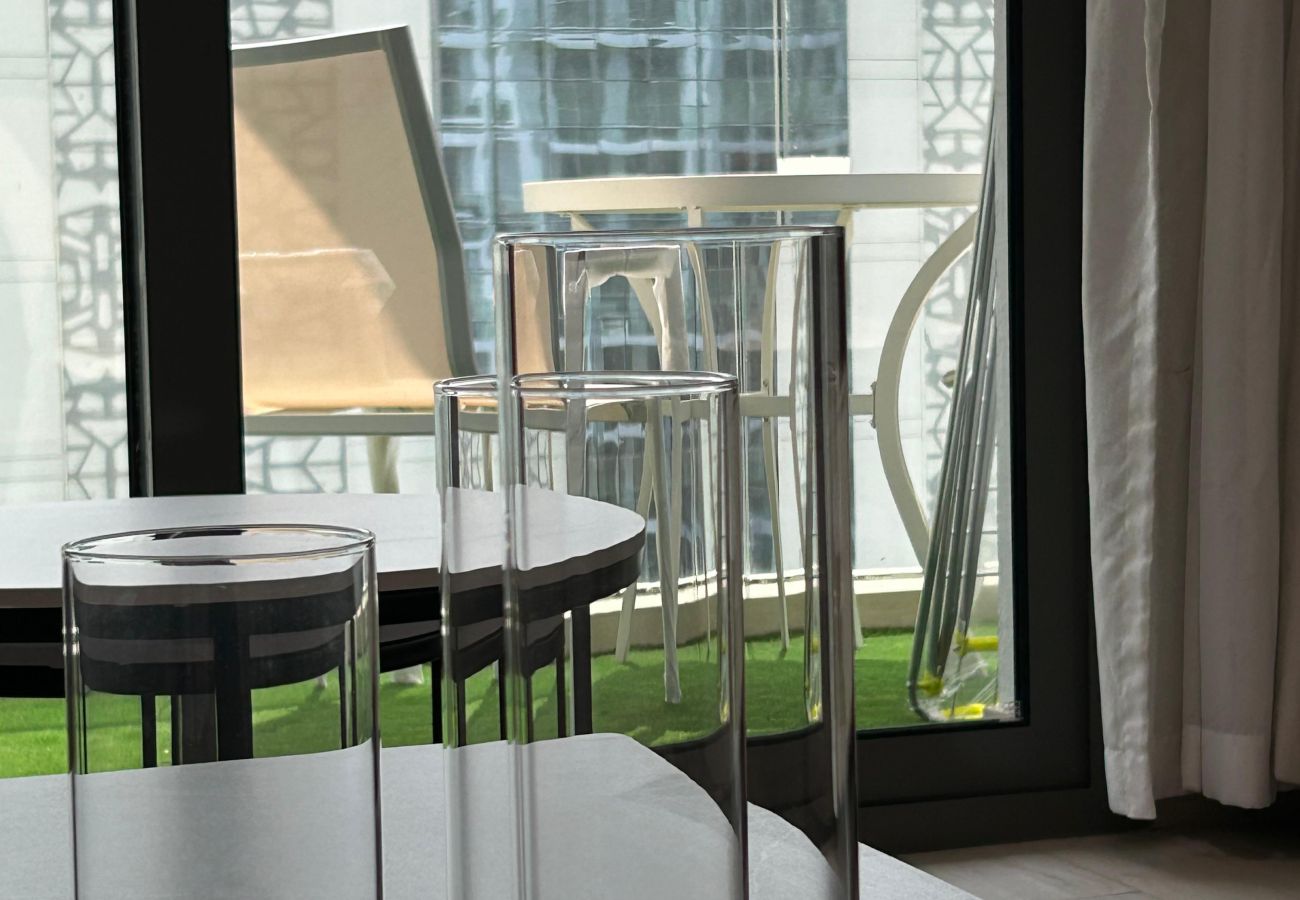 Apartment in Dubai - Stylish 1-Bedroom Apartment in Laya Heights, Dubai | 🏋️‍♂️ Gym | 🏊‍♀️ Pool | ☕ Fully Equipped Kitchen