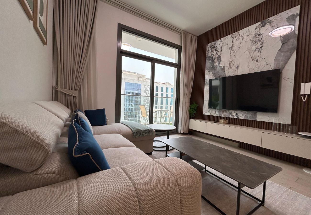 Apartment in Dubai - Stylish 1-Bedroom Apartment in Laya Heights, Dubai | 🏋️‍♂️ Gym | 🏊‍♀️ Pool | ☕ Fully Equipped Kitchen