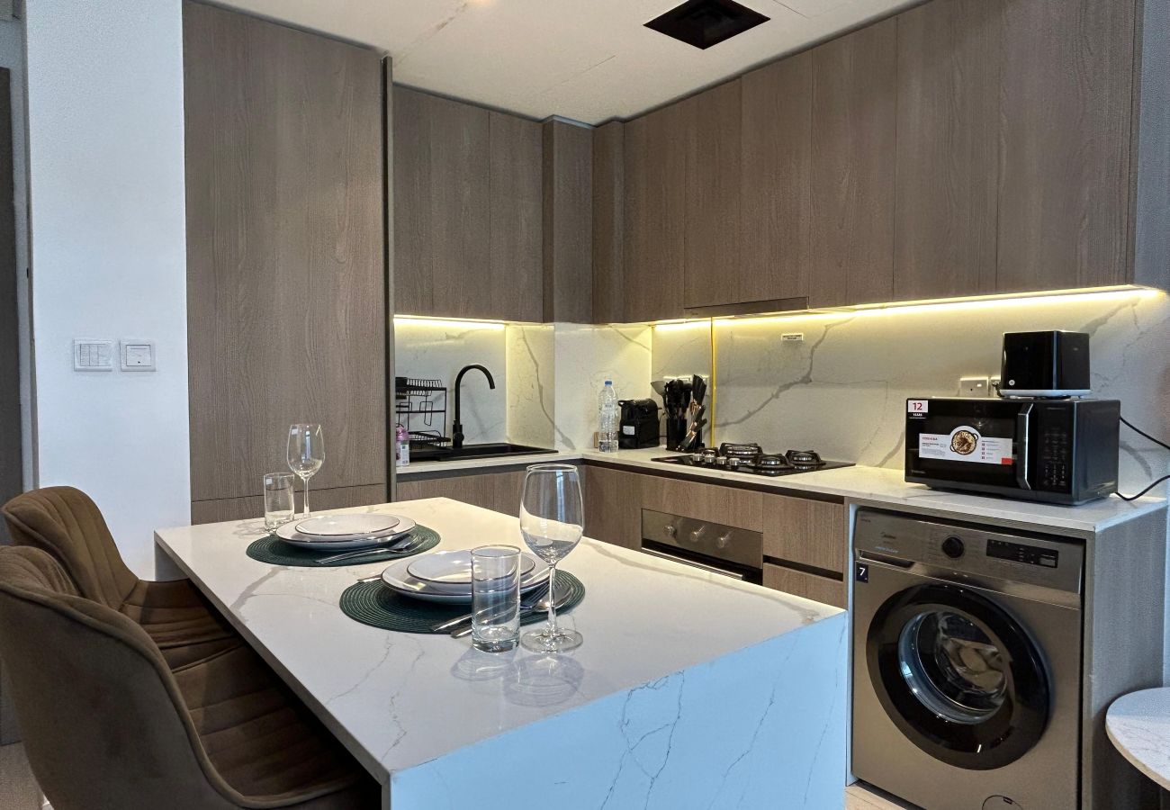 Apartment in Dubai - Stylish 1-Bedroom Apartment in Laya Heights, Dubai | 🏋️‍♂️ Gym | 🏊‍♀️ Pool | ☕ Fully Equipped Kitchen