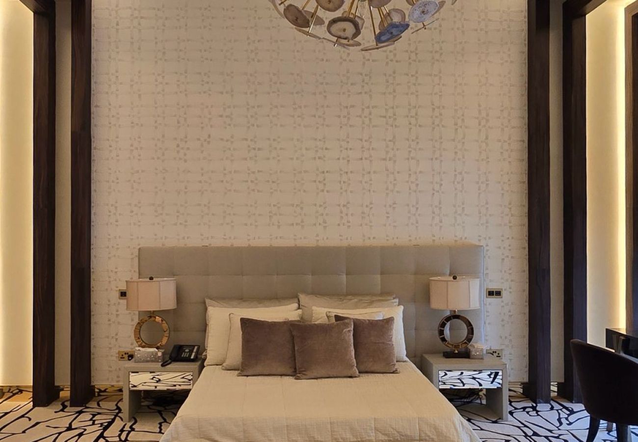 Villa in Dubai - Palatial 7-Bedroom Ultra-Luxury Villa with Private Diwan, Dual Pools, Private Lounge Club & Elite Finishes Villa in Dubai - Palatial 7-Bedroom Ultra-Luxury Villa with Private Diwan, Dual Pools, Private Lounge Club & Elite Finishes