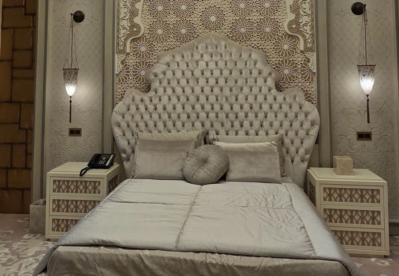Villa in Dubai - Palatial 7-Bedroom Ultra-Luxury Villa with Private Diwan, Dual Pools, Private Lounge Club & Elite Finishes Villa in Dubai - Palatial 7-Bedroom Ultra-Luxury Villa with Private Diwan, Dual Pools, Private Lounge Club & Elite Finishes