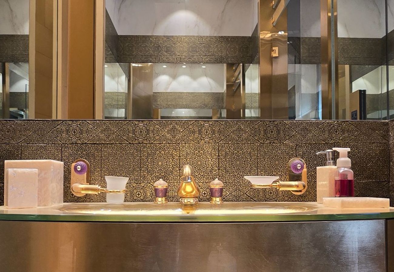 Villa in Dubai - Palatial 7-Bedroom Ultra-Luxury Villa with Private Diwan, Dual Pools, Private Lounge Club & Elite Finishes Villa in Dubai - Palatial 7-Bedroom Ultra-Luxury Villa with Private Diwan, Dual Pools, Private Lounge Club & Elite Finishes
