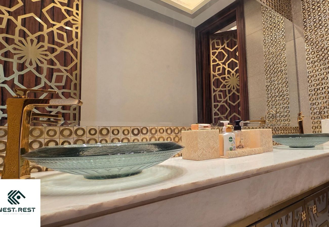 Villa in Dubai - Palatial 7-Bedroom Ultra-Luxury Villa with Private Diwan, Dual Pools, Private Lounge Club & Elite Finishes Villa in Dubai - Palatial 7-Bedroom Ultra-Luxury Villa with Private Diwan, Dual Pools, Private Lounge Club & Elite Finishes