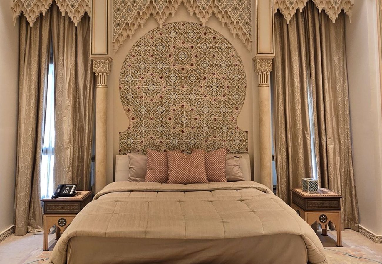 Villa in Dubai - Palatial 7-Bedroom Ultra-Luxury Villa with Private Diwan, Dual Pools, Private Lounge Club & Elite Finishes Villa in Dubai - Palatial 7-Bedroom Ultra-Luxury Villa with Private Diwan, Dual Pools, Private Lounge Club & Elite Finishes