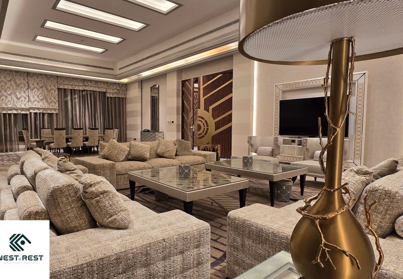 Villa in Dubai - Palatial 7-Bedroom Ultra-Luxury Villa with Private Diwan, Dual Pools, Private Lounge Club & Elite Finishes Villa in Dubai - Palatial 7-Bedroom Ultra-Luxury Villa with Private Diwan, Dual Pools, Private Lounge Club & Elite Finishes