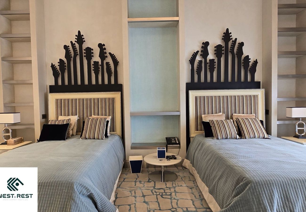 Villa in Dubai - Palatial 7-Bedroom Ultra-Luxury Villa with Private Diwan, Dual Pools, Private Lounge Club & Elite Finishes Villa in Dubai - Palatial 7-Bedroom Ultra-Luxury Villa with Private Diwan, Dual Pools, Private Lounge Club & Elite Finishes