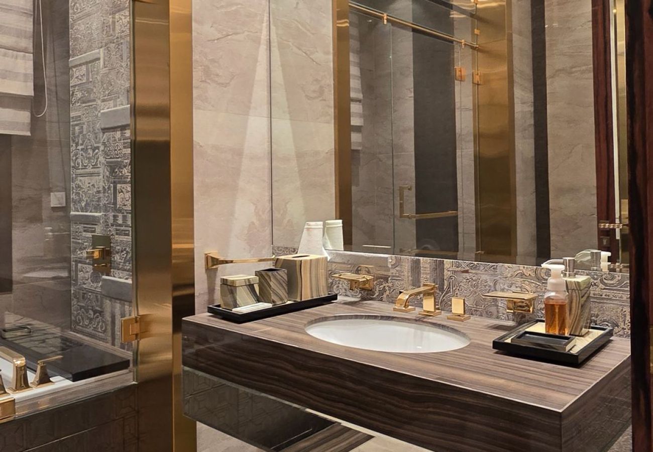 Villa in Dubai - Palatial 7-Bedroom Ultra-Luxury Villa with Private Diwan, Dual Pools, Private Lounge Club & Elite Finishes Villa in Dubai - Palatial 7-Bedroom Ultra-Luxury Villa with Private Diwan, Dual Pools, Private Lounge Club & Elite Finishes