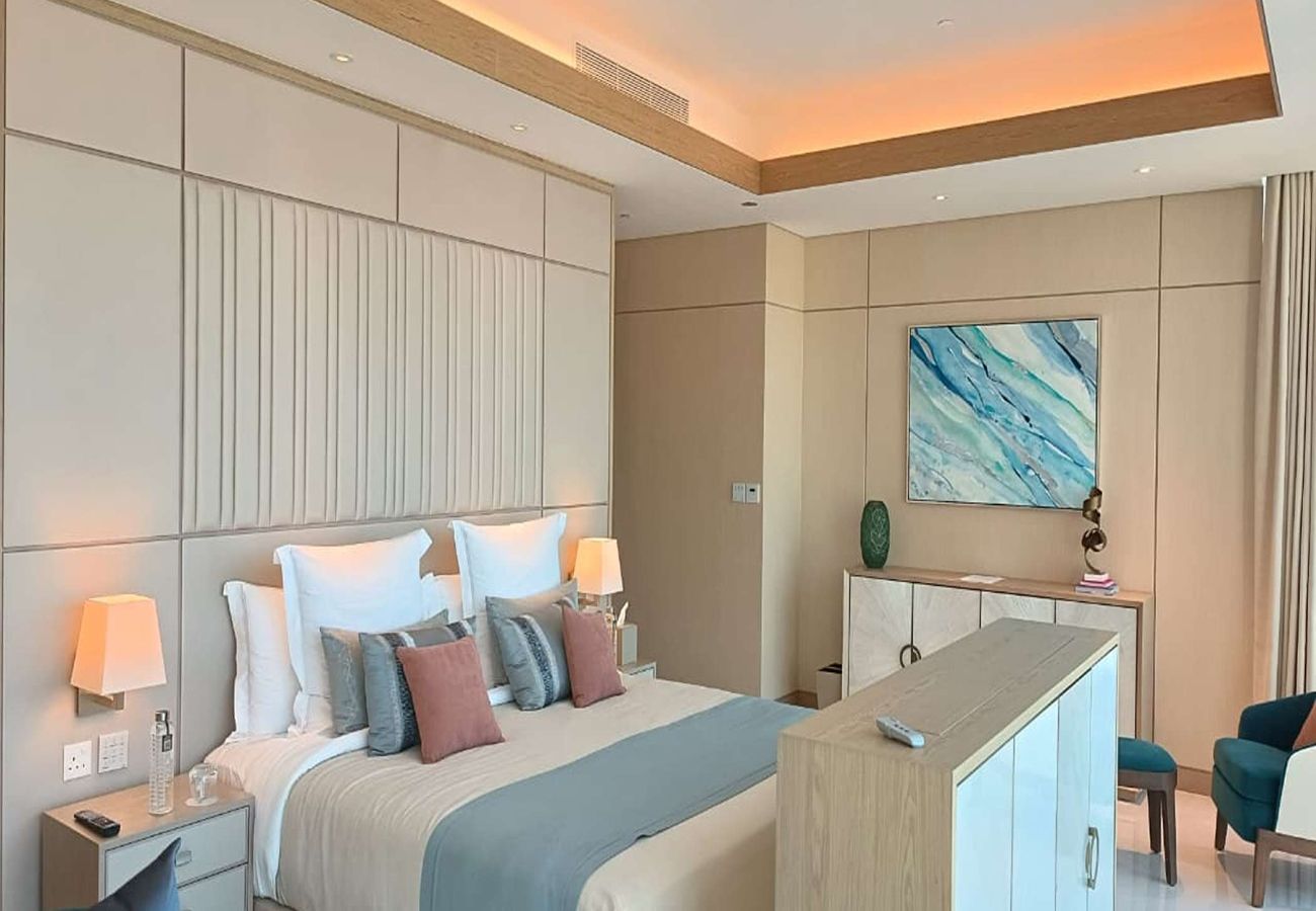 Studio in Dubai - Luxury Studio at FIVE Luxe JBR | Beach Access | Pool | Gym | Full Amenities