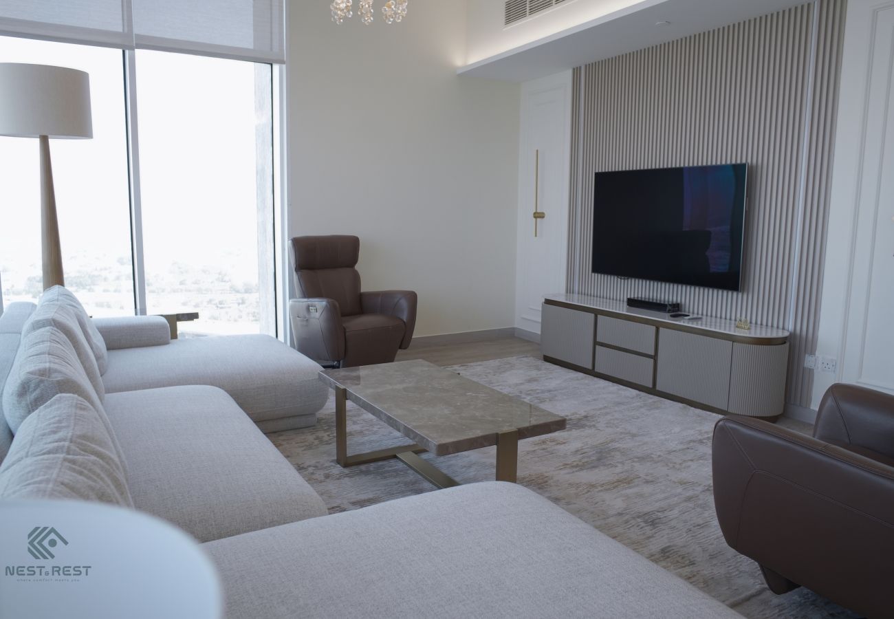 Apartment in Dubai - Modern 3-Bedroom Apartment in Park Gate Residence, Al Kifaf | Brand New & Fully Furnished