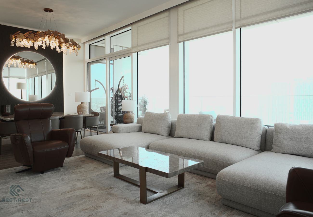 Apartment in Dubai - Modern 3-Bedroom Apartment in Park Gate Residence, Al Kifaf | Brand New & Fully Furnished