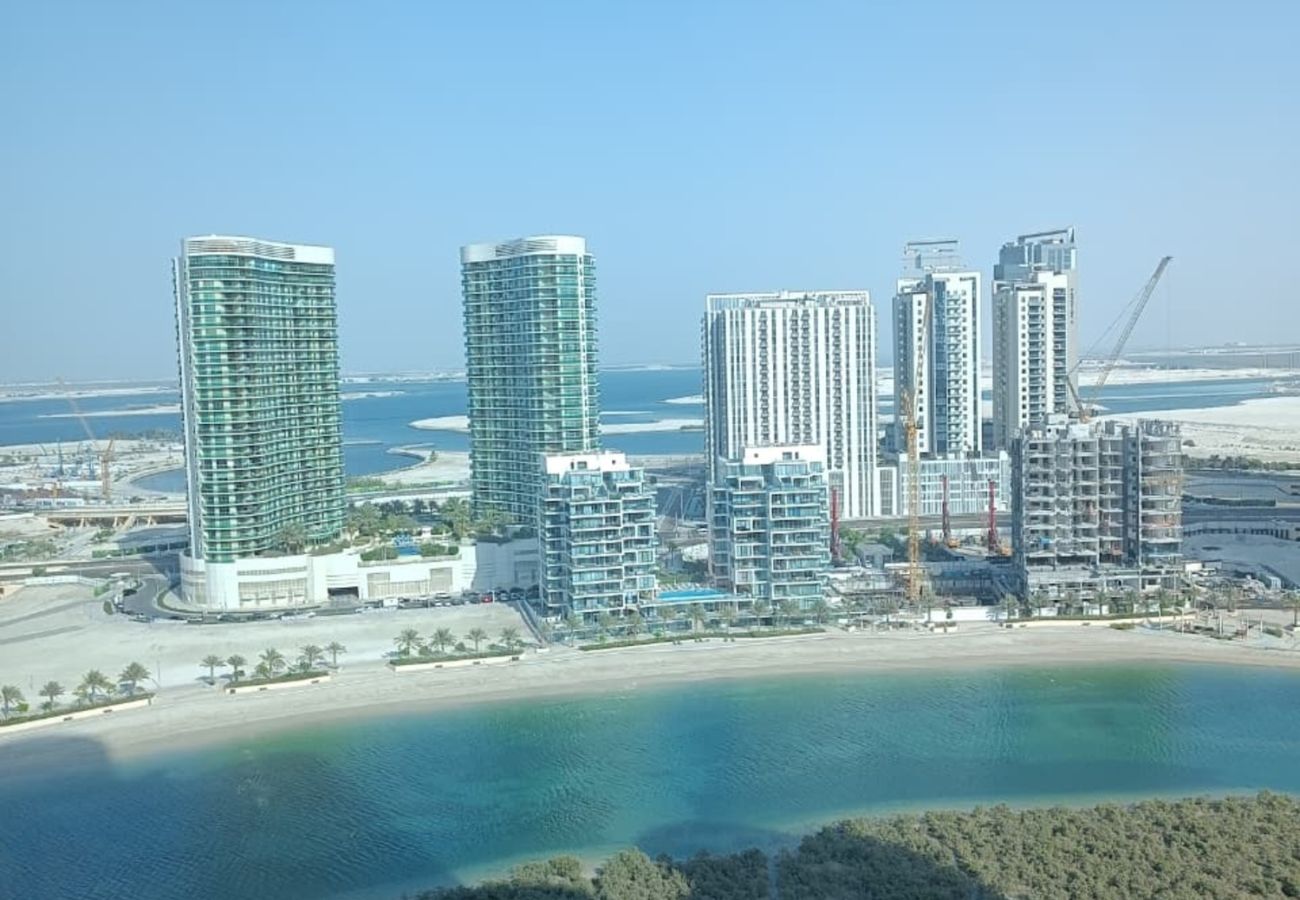 Studio in Abu Dhabi - Modern Fully Furnished Studio Apartment in Hydra Avenue, Al Reem Island – Comfort, Style & Convenience in the Heart of Abu Dhabi