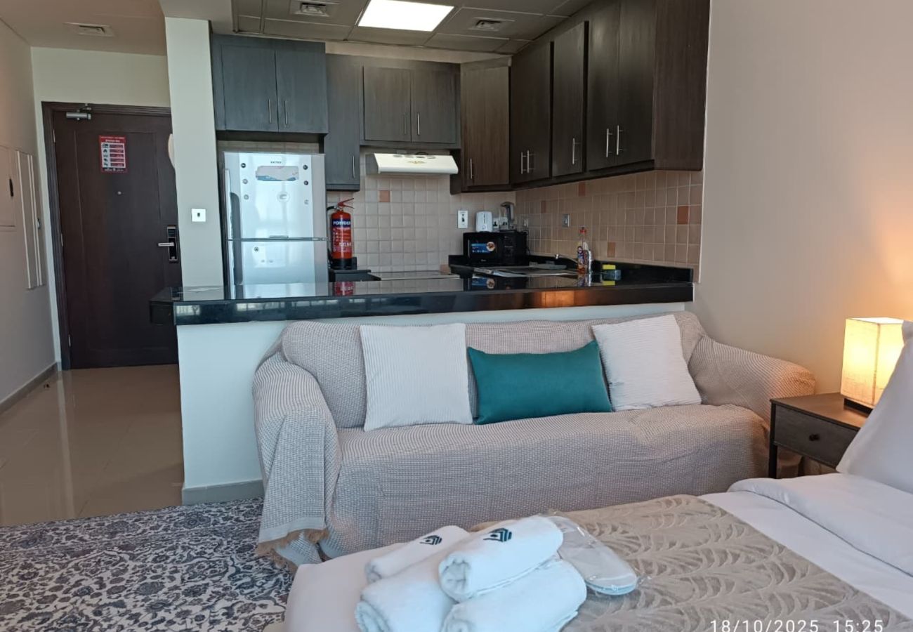 Studio in Abu Dhabi - Modern Fully Furnished Studio Apartment in Hydra Avenue, Al Reem Island – Comfort, Style & Convenience in the Heart of Abu Dhabi